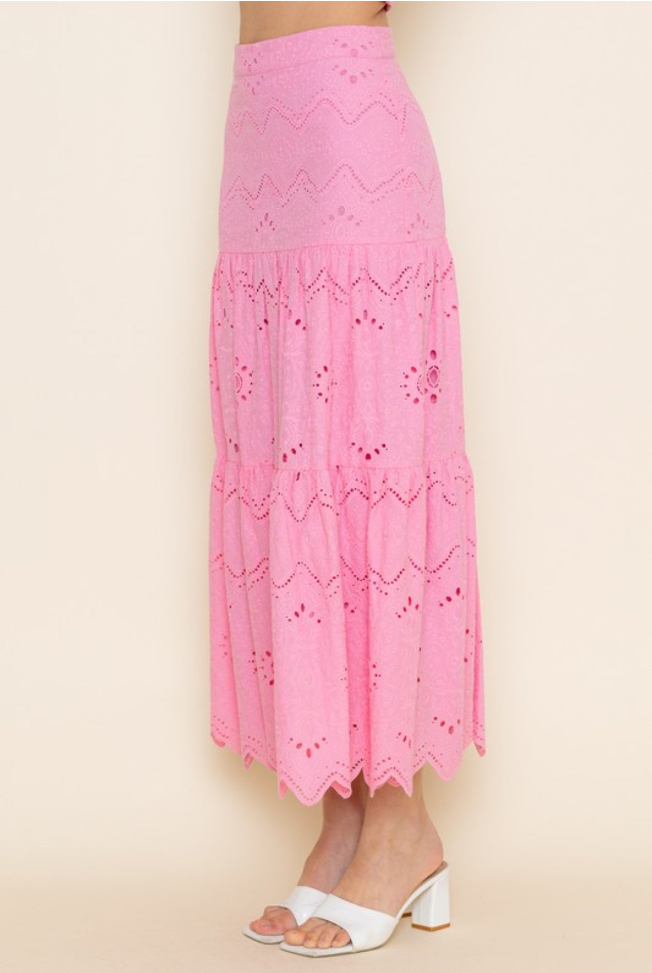 Embroidered Pattern Lier Midi Skirt