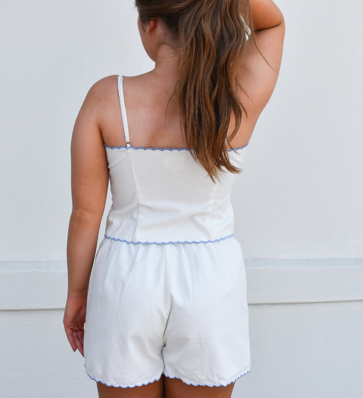 Scalloped Linen Set
