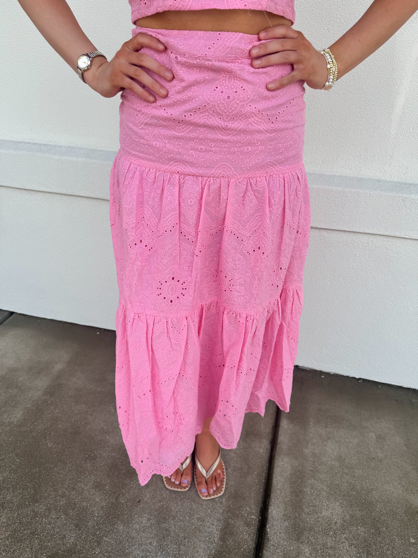 Embroidered Pattern Lier Midi Skirt