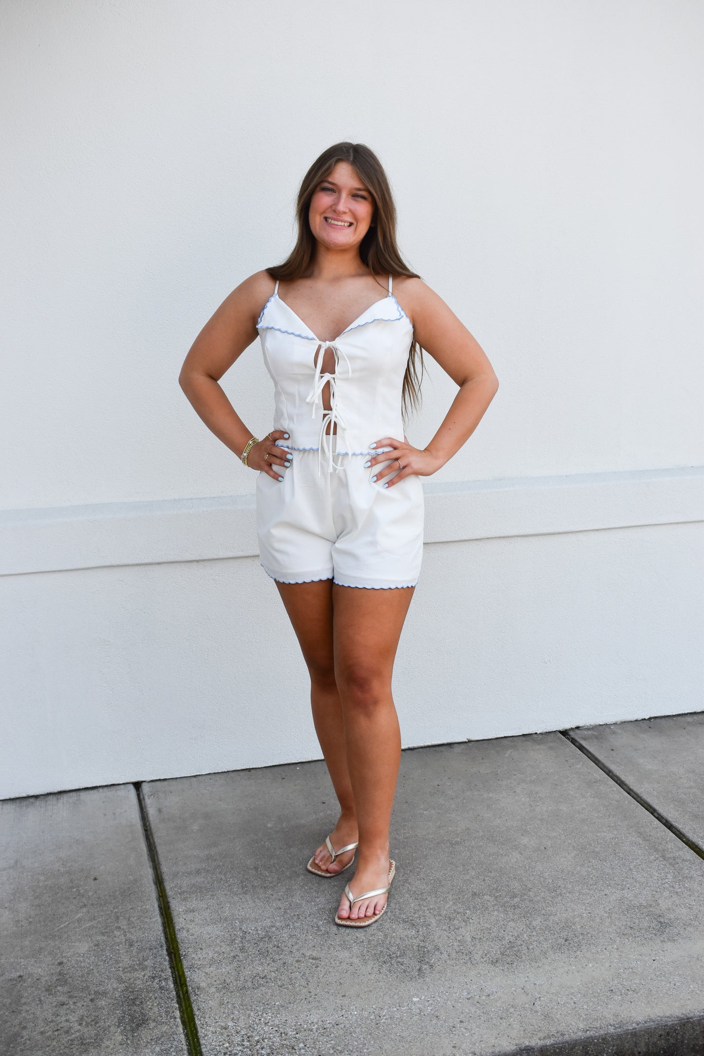 Scalloped Linen Set