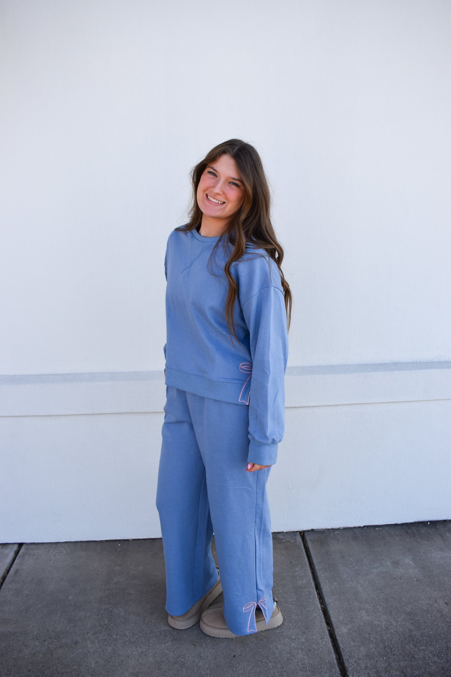 Sweatpants W/ Bow Embroidery Detail