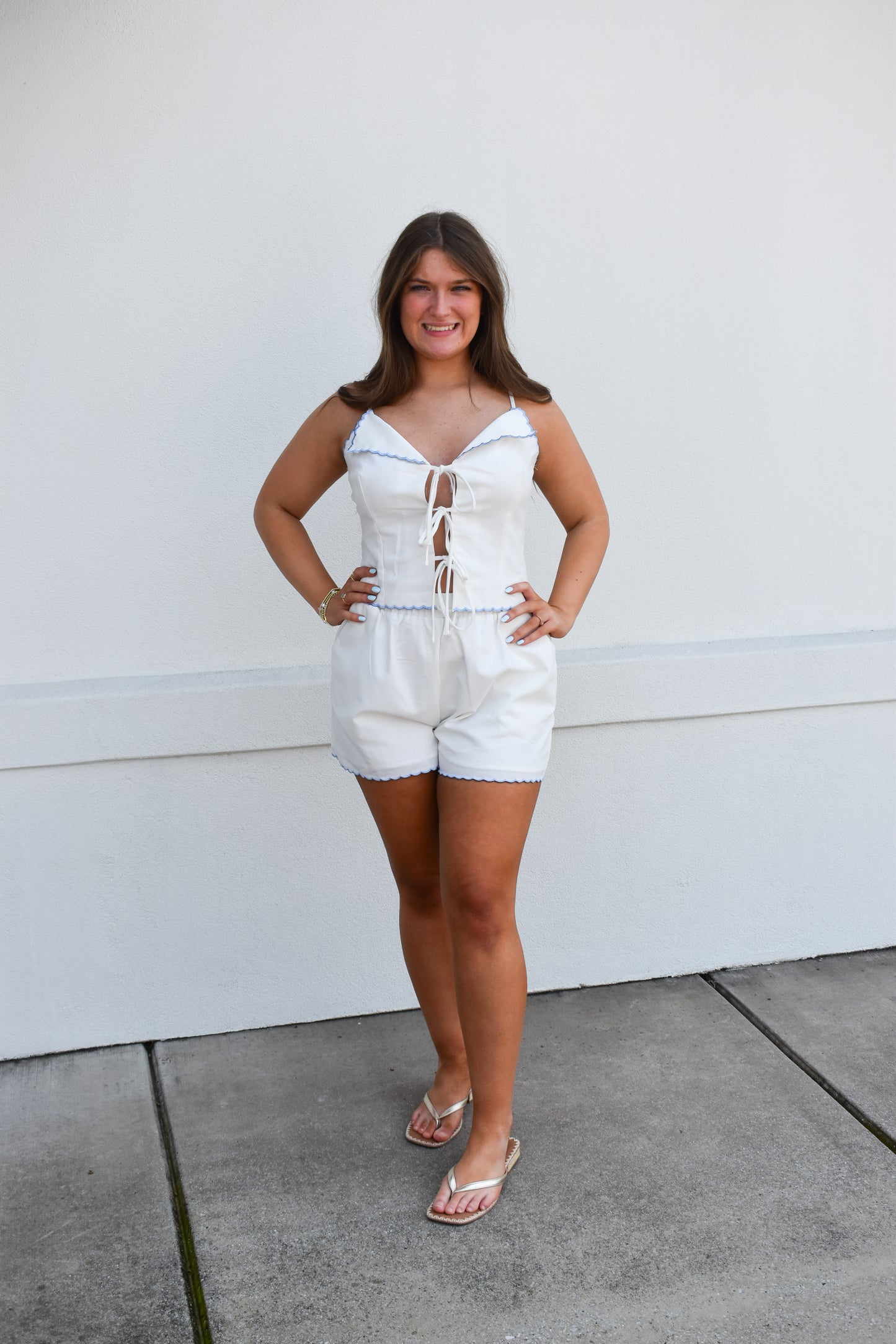 Scalloped Linen Set