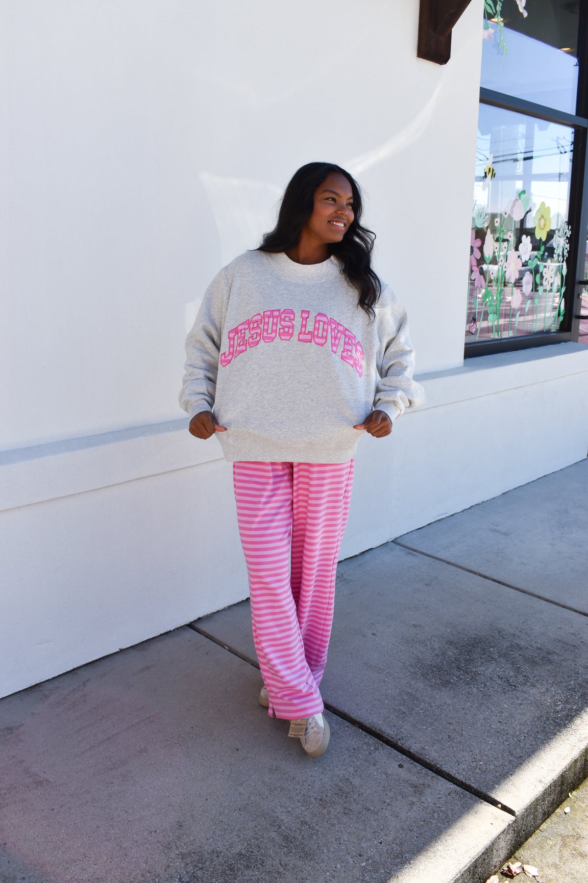 Jesus Loves Pattern Embroider Mockneck