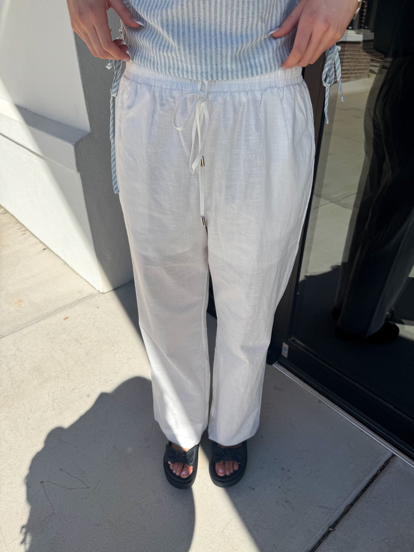 Wide-Leg Linen Pants
