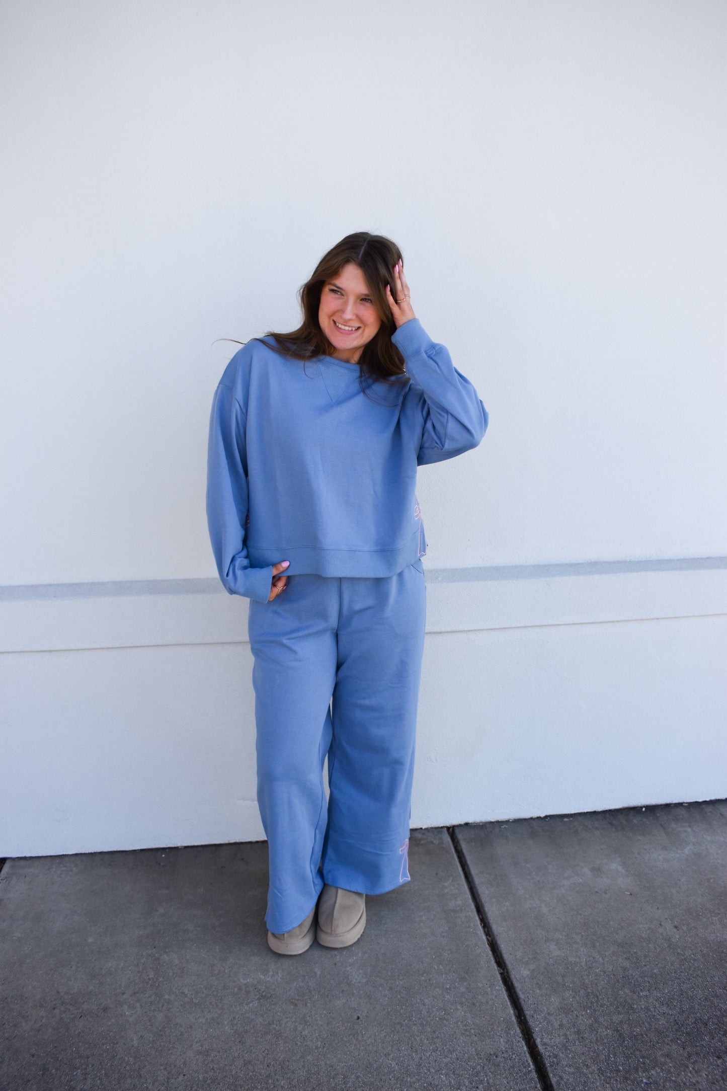 Sweatpants W/ Bow Embroidery Detail