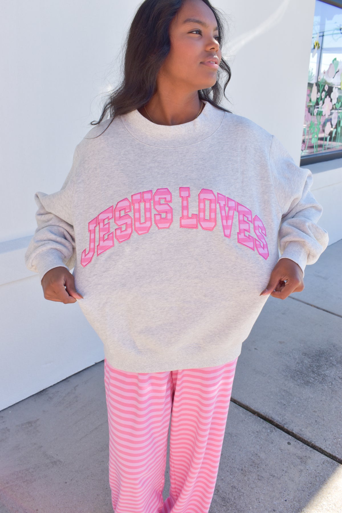 Jesus Loves Pattern Embroider Mockneck