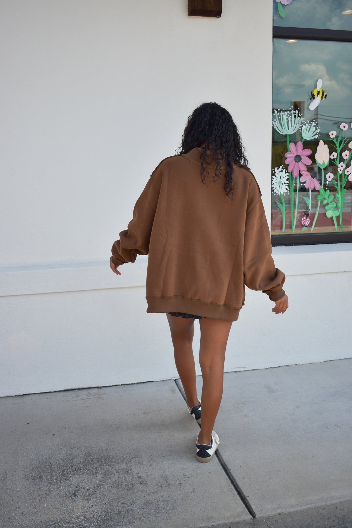 'PROVERBS 31:25' Script Collar Mockneck: Brown
