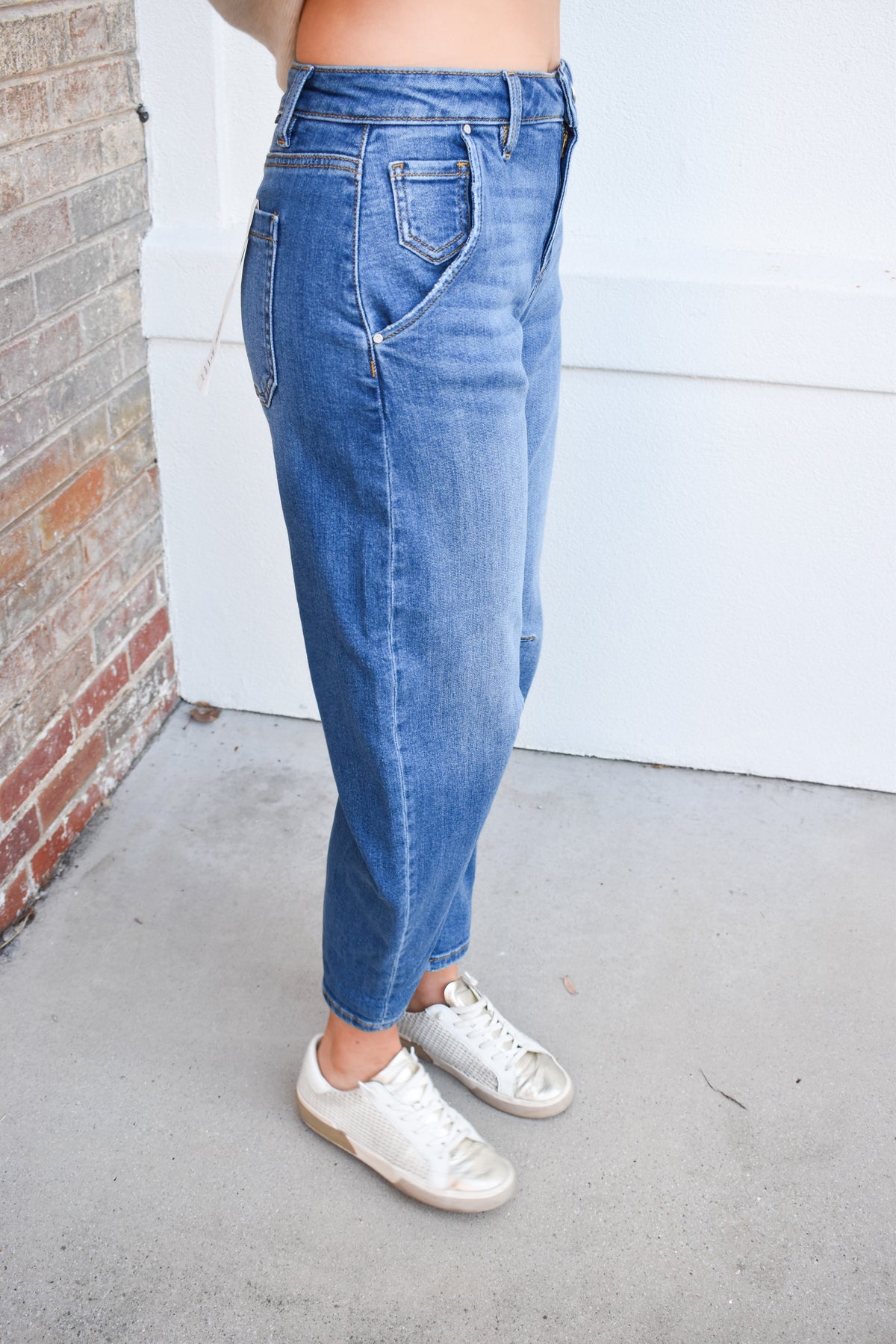 Risen Slouchy Cropped Barrel Jeans With Cuffed Hem