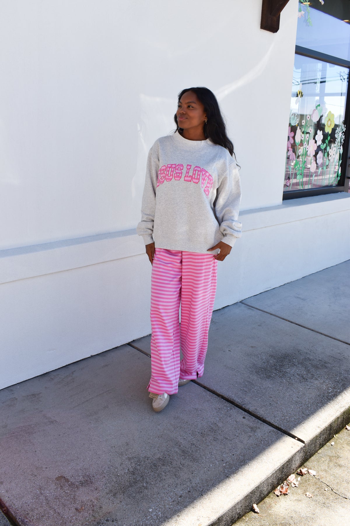 Jesus Loves Pattern Embroider Mockneck