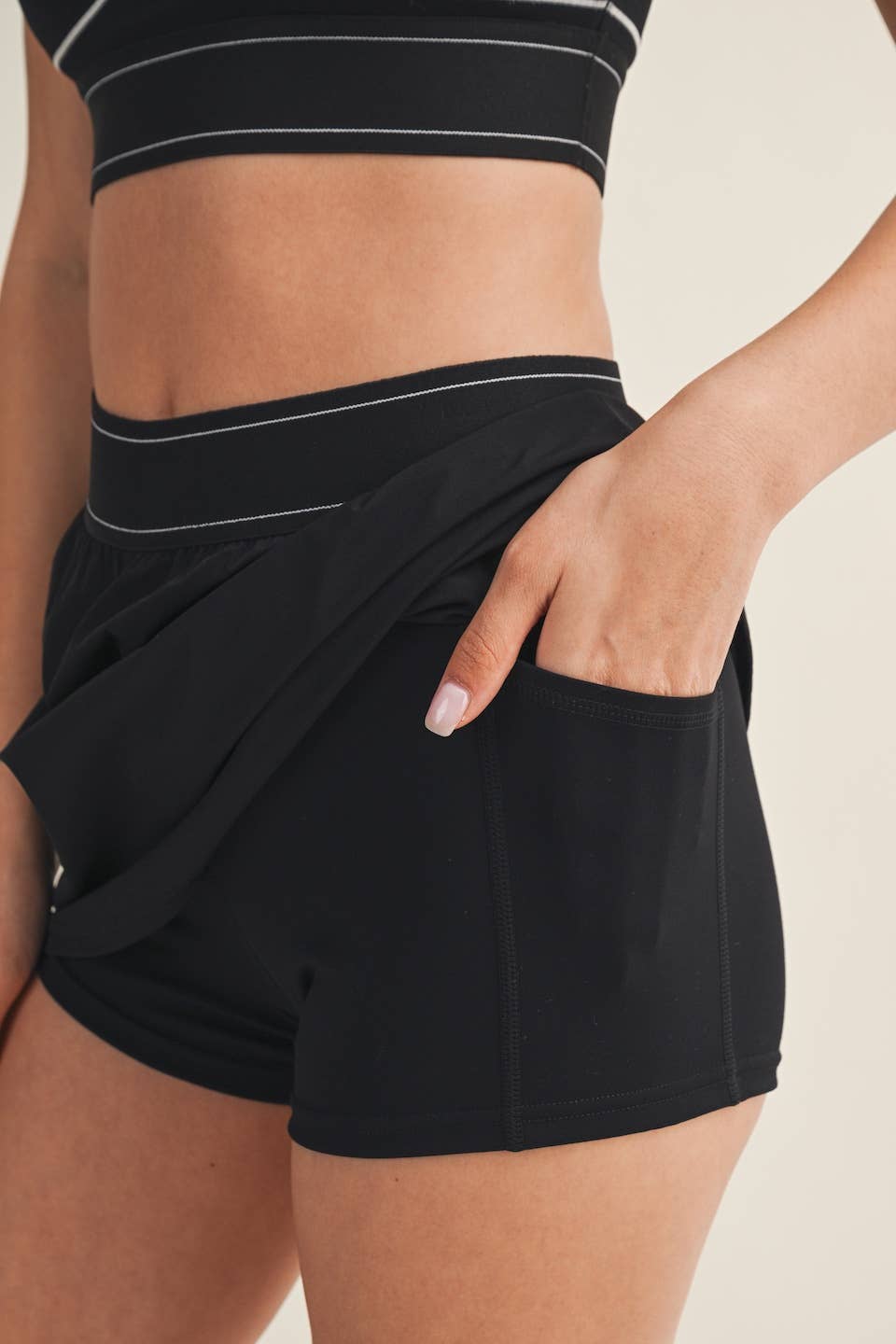 Lightweight Skort with Elastic Waistband: Black