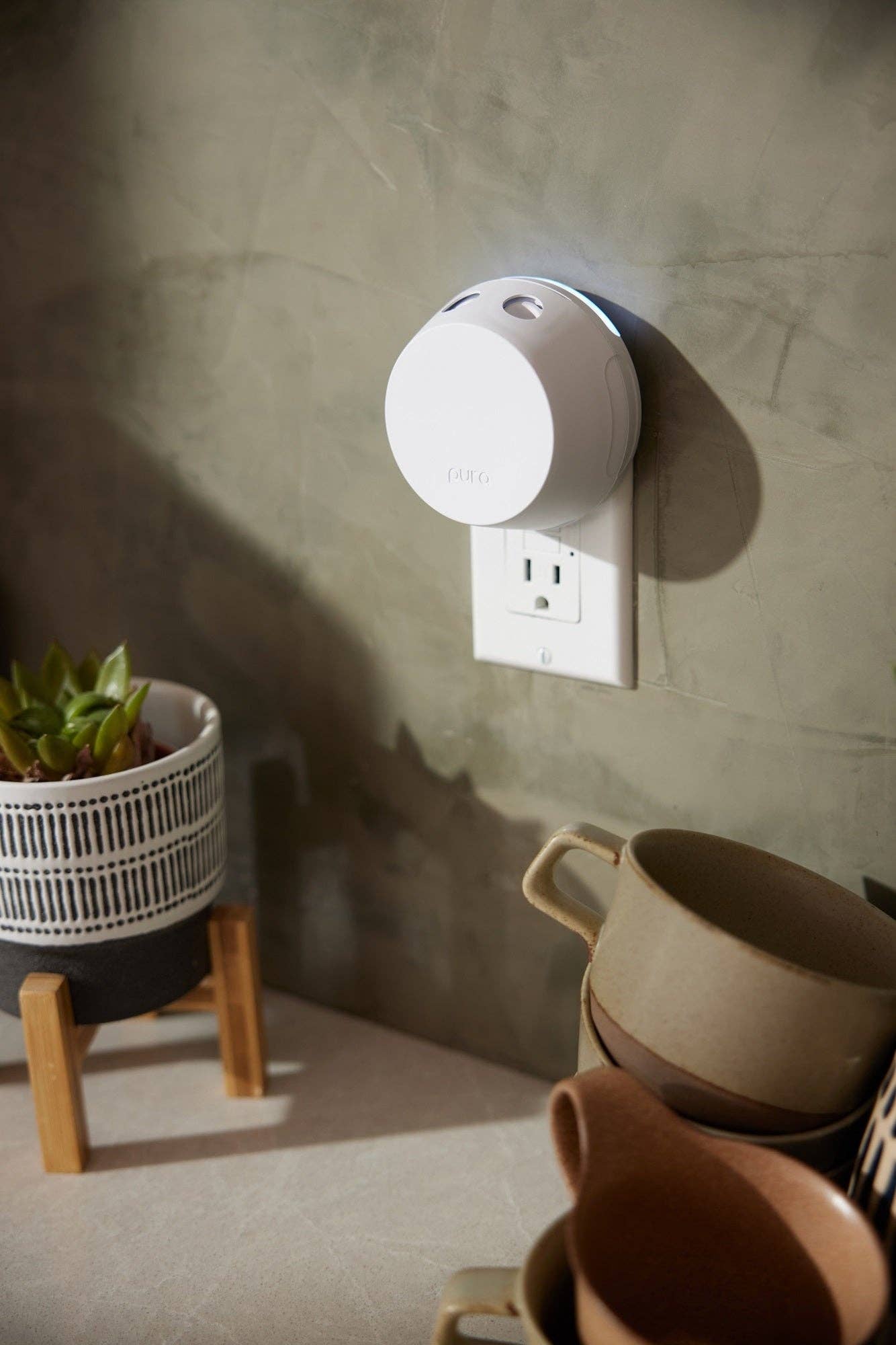 Pura 4 - Smart Fragrance Diffuser