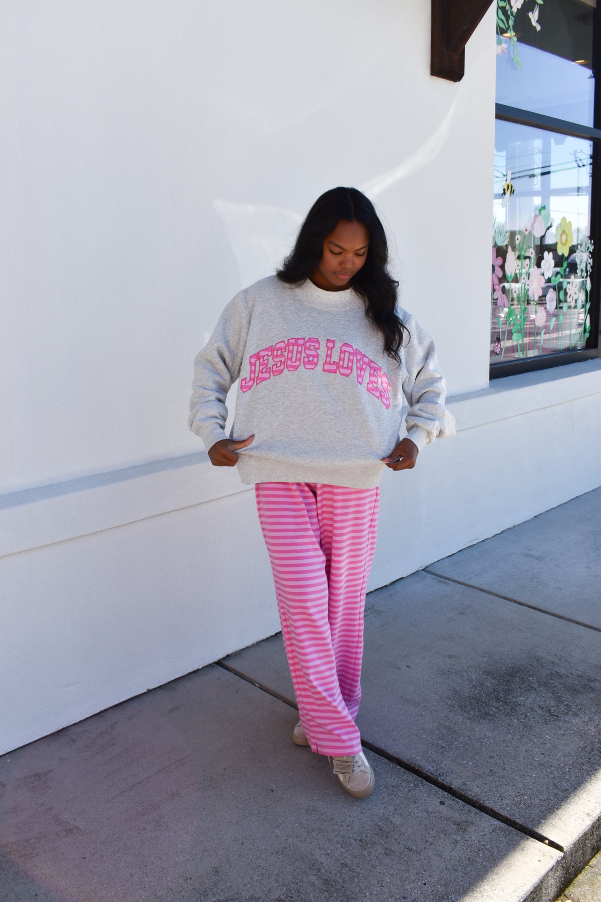 Jesus Loves Pattern Embroider Mockneck