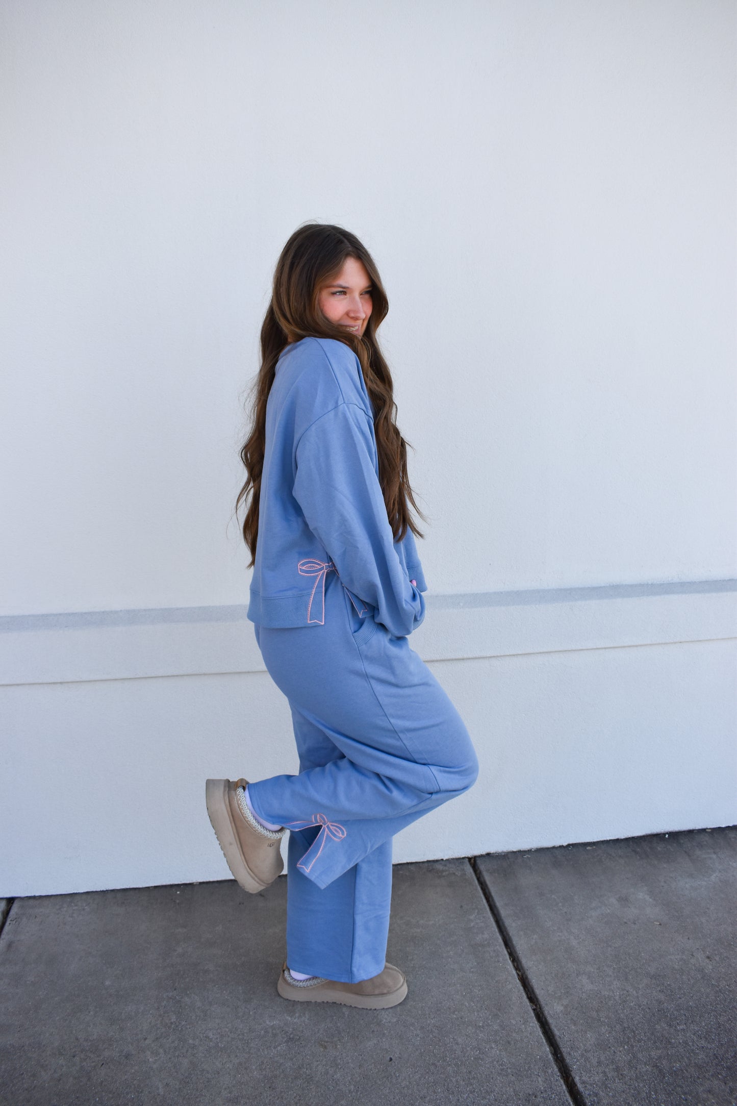 Sweatpants W/ Bow Embroidery Detail