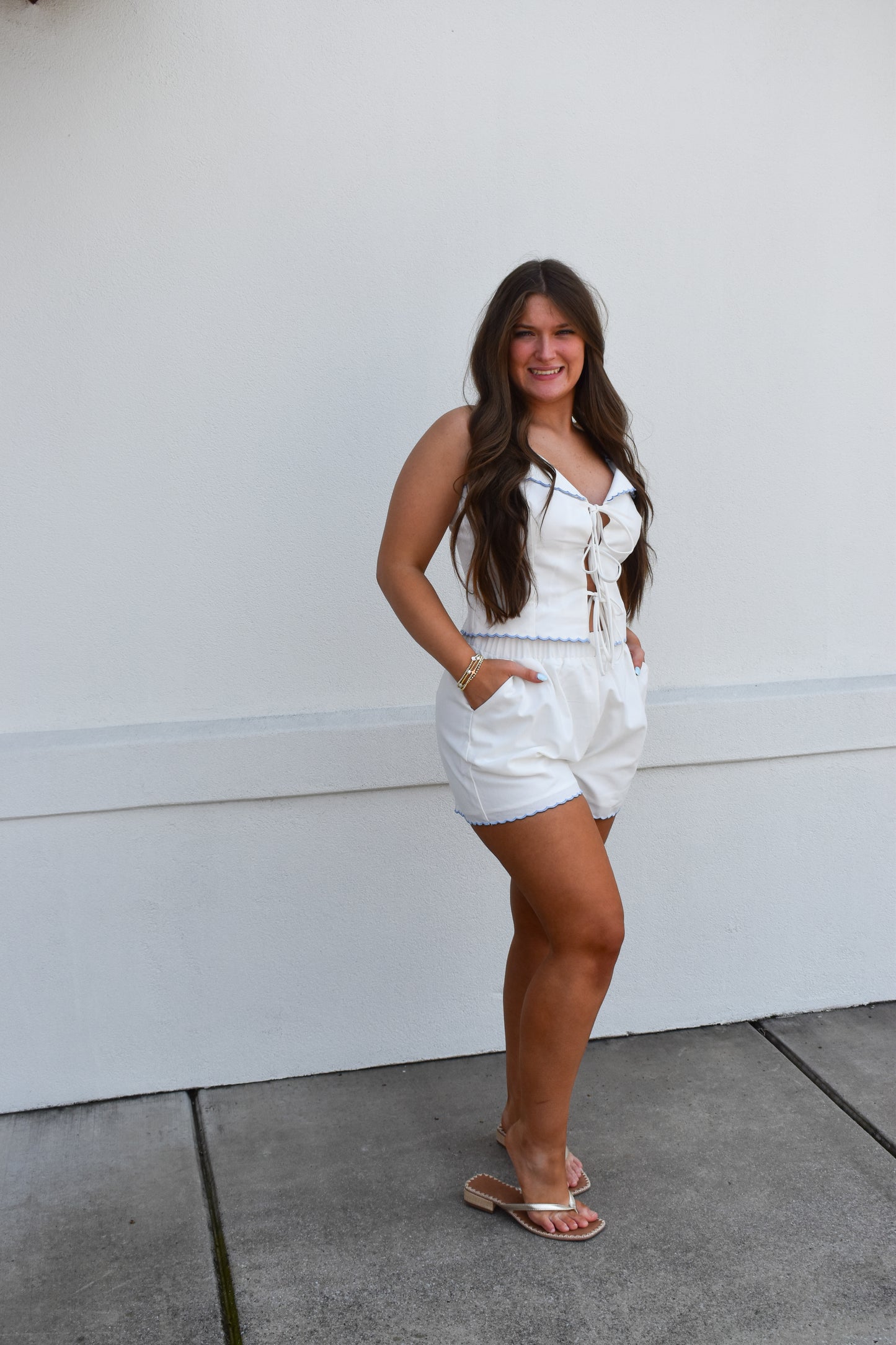 Scalloped Linen Set