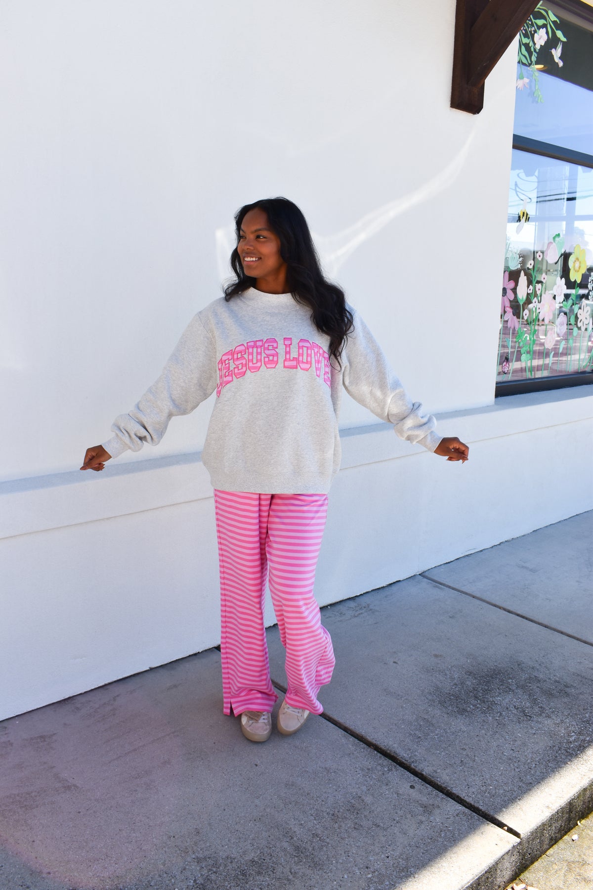 Jesus Loves Pattern Embroider Mockneck