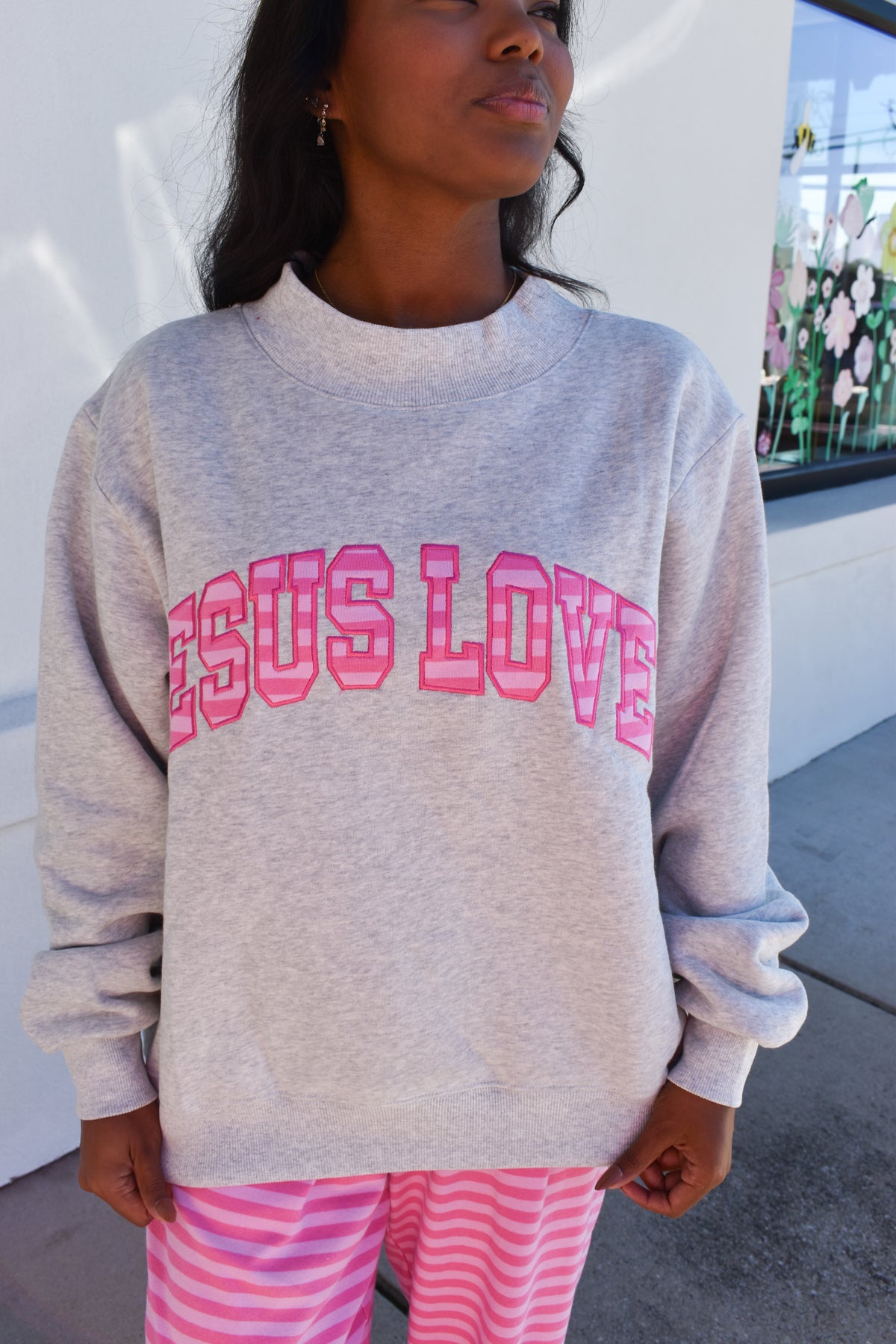 Jesus Loves Pattern Embroider Mockneck