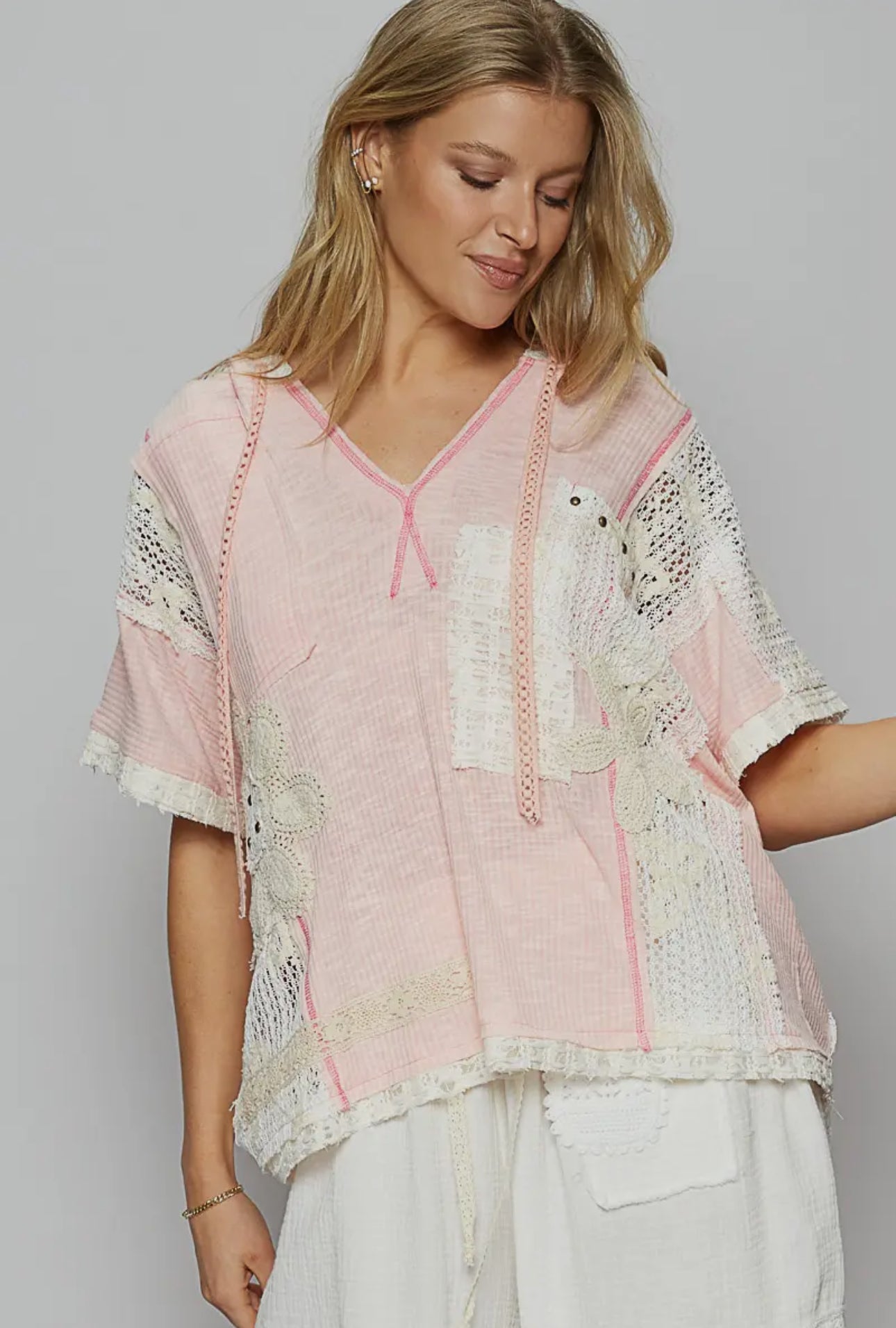 V-Neck Short Sleeve Crochet Contrast Solid Top